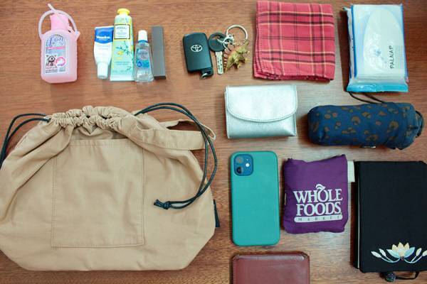 夏の定番カゴバッグの使い勝手がグッとアップする。「bon momentの巾着型バッグインバッグ」[PR]