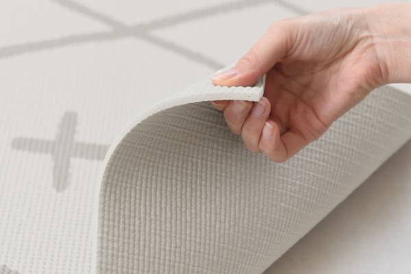 敷きっぱなしでOK！まるでラグのような「ヨガマット」が登場。インスタグラマーさんも早速ご愛用中です♪[PR]