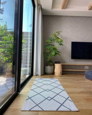 敷きっぱなしでOK！まるでラグのような「ヨガマット」が登場。インスタグラマーさんも早速ご愛用中です♪[PR]