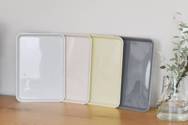 全カラー揃いました！夏休みにも活躍◎「滑らない＆レンジで熱くならないトレイ」愛用スタッフの声[PR]
