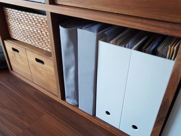 立てて見せ置き＆サッと取り出せる、大人のお道具箱「ツール収納ボックス」。愛用スタッフはこう使っています！[PR]