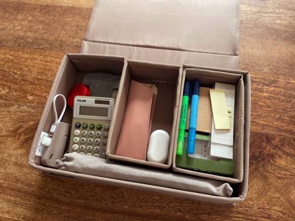 立てて見せ置き＆サッと取り出せる、大人のお道具箱「ツール収納ボックス」。愛用スタッフはこう使っています！[PR]