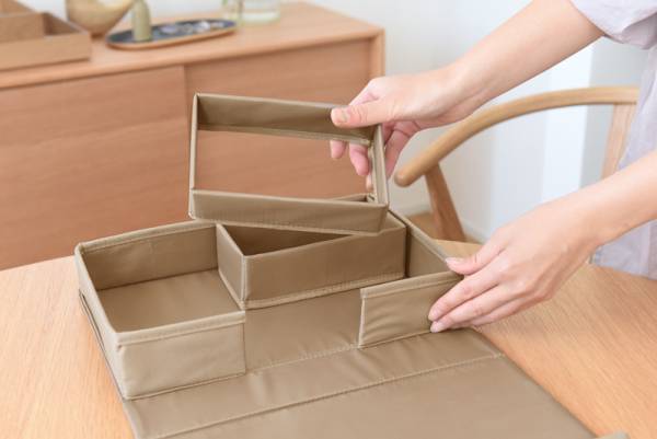 立てて見せ置き＆サッと取り出せる、大人のお道具箱「ツール収納ボックス」。愛用スタッフはこう使っています！[PR]