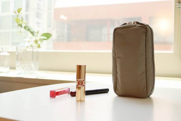 縦型サイズに新色が仲間入り！「bon moment（ボンモマン）整理ができる化粧ポーチ」愛用スタッフの声[PR]