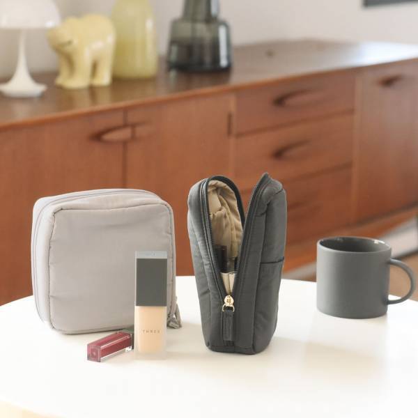 縦型サイズに新色が仲間入り！「bon moment（ボンモマン）整理ができる化粧ポーチ」愛用スタッフの声[PR]