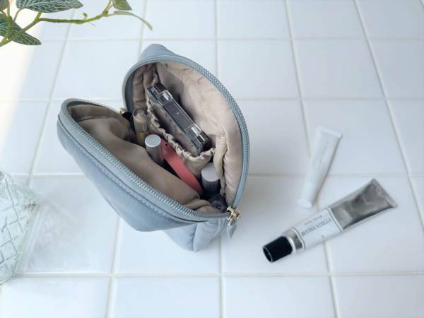 縦型サイズに新色が仲間入り！「bon moment（ボンモマン）整理ができる化粧ポーチ」愛用スタッフの声[PR]