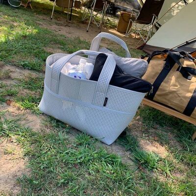かさばる荷物もぽんぽん入れて一気に運べる 夏のレジャーに大活躍「大容量　洗えるトートバッグ」[PR]
