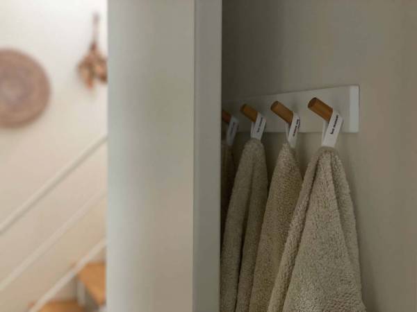 ついに見つけた！理想のループ付きスリムバスタオルはbon momentのシトロンベージュ。[PR]