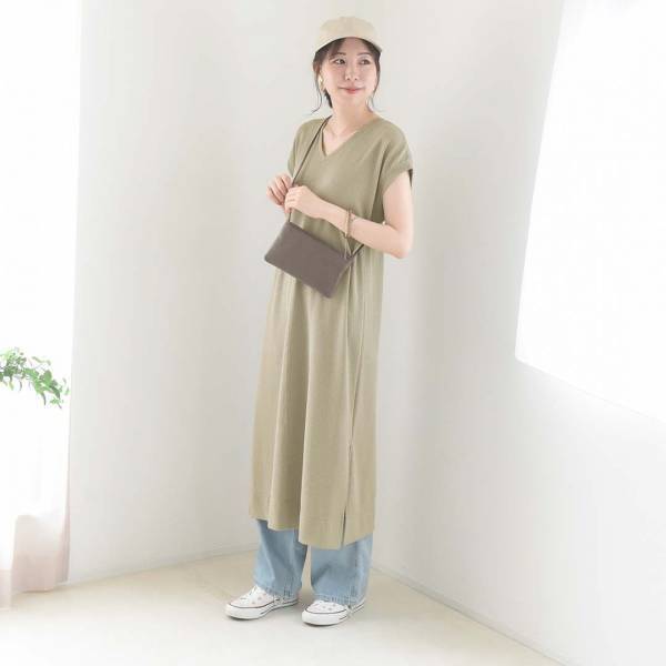 大人心を満たす小物選びは、上質レザー素材で決まりです。[PR]