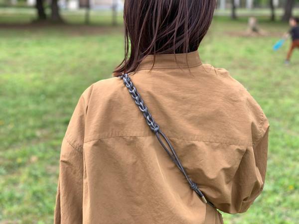 大人心を満たす小物選びは、上質レザー素材で決まりです。[PR]