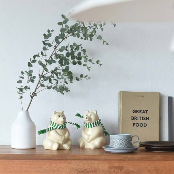 今年こそわが家に！2023年限定カラーが北欧フィンランドから上陸「白くま貯金箱」マフラー付き予約会[PR]