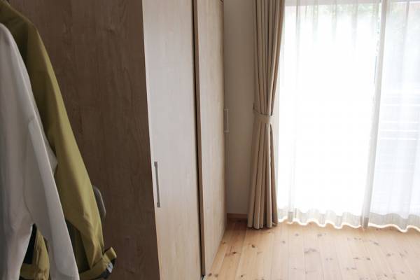 【ありきたりな日常を楽しむためのヒント】収納が少なくても。死角を制して部屋スッキリ[PR]