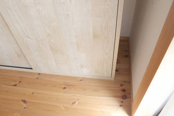 【ありきたりな日常を楽しむためのヒント】収納が少なくても。死角を制して部屋スッキリ[PR]