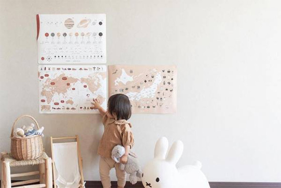 子どもの好奇心を育てる！「惑星」を取り入れたアートのような知育ポスター