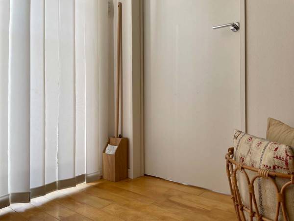 お気に入りのフローリングワイパースタンドを迎えて、お掃除の時間をやりくり上手に。[PR]