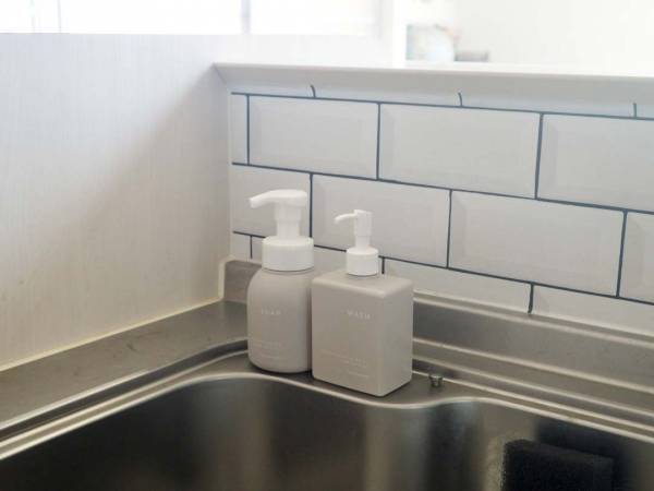 揃えて並べれば統一感アップ！bon momentの「詰め替えボトル」なら、生活感をなくして置ける[PR]