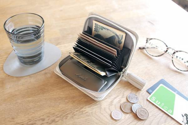 ママのお財布選びの決定版！小さくてもたっぷり収納「Agreable　ミニウォレット」[PR]