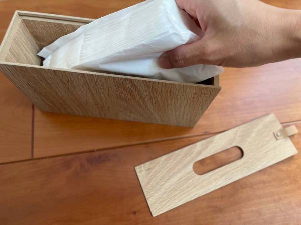 どんなインテリアにも馴染む。職人仕上げが美しい「bon momentの木目調ティッシュケース」[PR]