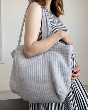 マザーバッグは使い勝手とデザインで選びたい。軽くて大容量の「ヌビバッグ」インスタグラマーさんのご愛用レポ[PR]