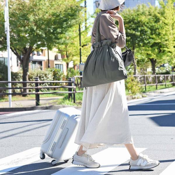 全お泊りに使える！大人のラフな旅先スタイルに似合う新作サブバッグ登場[PR]