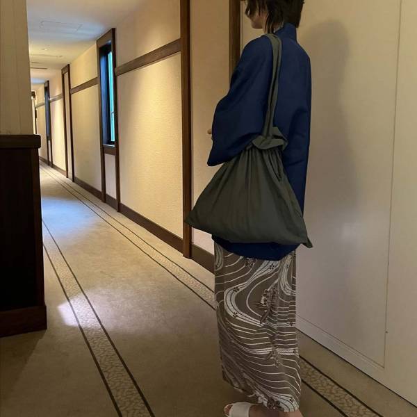 全お泊りに使える！大人のラフな旅先スタイルに似合う新作サブバッグ登場[PR]