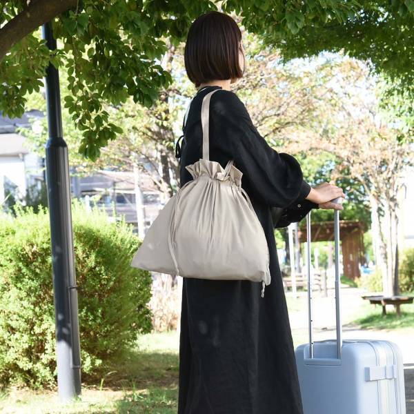 全お泊りに使える！大人のラフな旅先スタイルに似合う新作サブバッグ登場[PR]