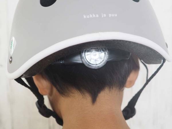 子どもの頭をかわいく、安全に守る！　毎日の送迎のお供「キッズヘルメット」