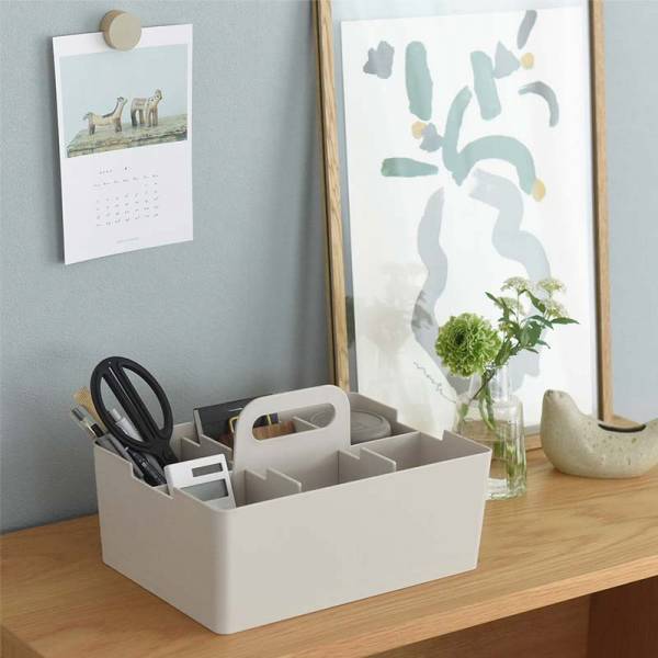 見た目と使いやすさ、どちらも叶う！複数使いでスッキリ片付く「仕切り収納ボックス」スタッフの使い方[PR]