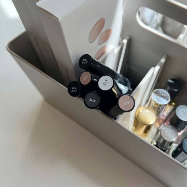 見た目と使いやすさ、どちらも叶う！複数使いでスッキリ片付く「仕切り収納ボックス」スタッフの使い方[PR]