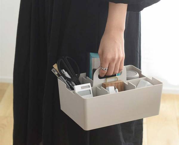 見た目と使いやすさ、どちらも叶う！複数使いでスッキリ片付く「仕切り収納ボックス」スタッフの使い方[PR]