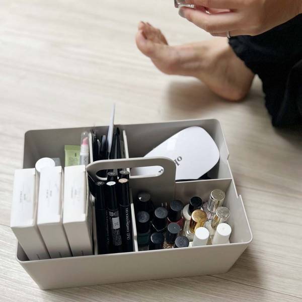 見た目と使いやすさ、どちらも叶う！複数使いでスッキリ片付く「仕切り収納ボックス」スタッフの使い方[PR]