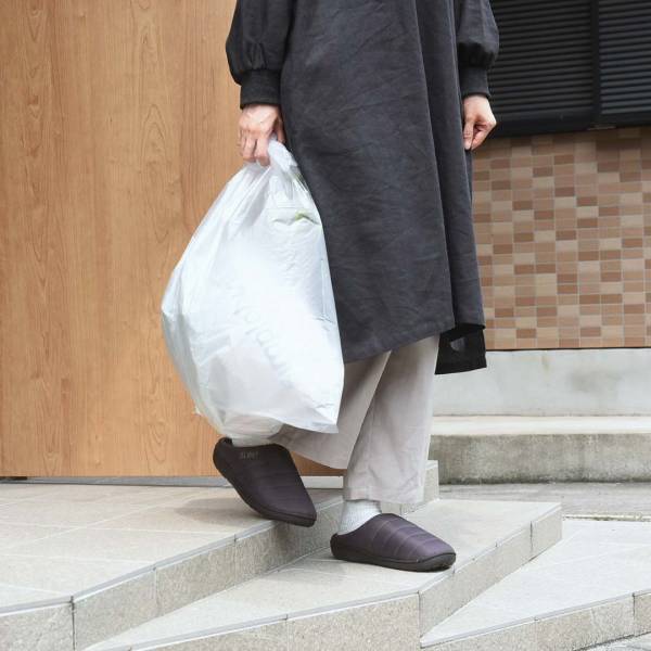 フワッと包み込むあたたかさ。秋冬には秋冬専用のサンダルを[PR]