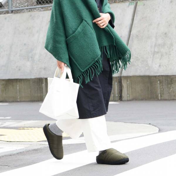 フワッと包み込むあたたかさ。秋冬には秋冬専用のサンダルを[PR]