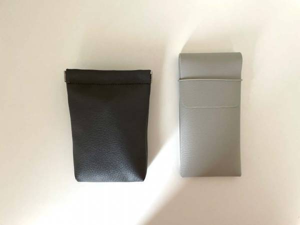 メガネケースとバネ式ポーチで、バッグの中の小さな持ち物をスッキリ解決。[PR]