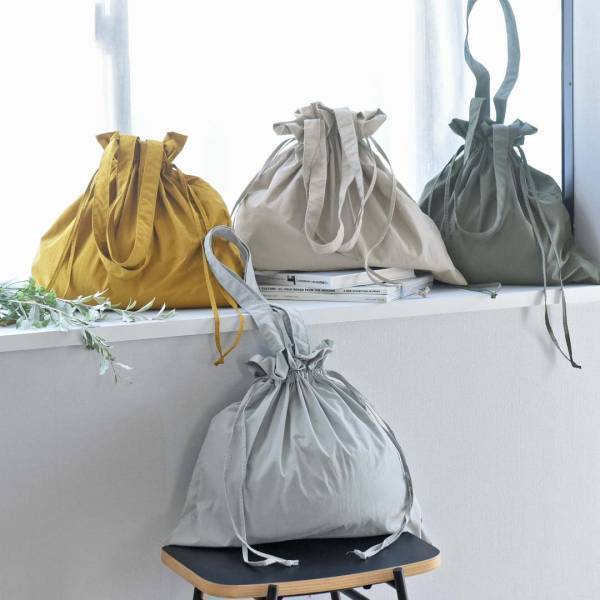 見られたくない下着類もスマートに持ち歩き。温泉旅行が快適スマートになる“巾着サブバッグ”[PR]