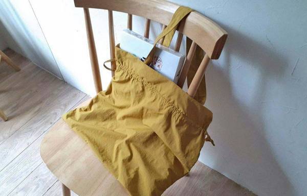 見られたくない下着類もスマートに持ち歩き。温泉旅行が快適スマートになる“巾着サブバッグ”[PR]