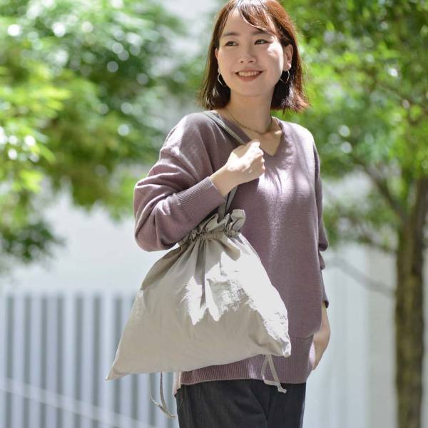 見られたくない下着類もスマートに持ち歩き。温泉旅行が快適スマートになる“巾着サブバッグ”[PR]