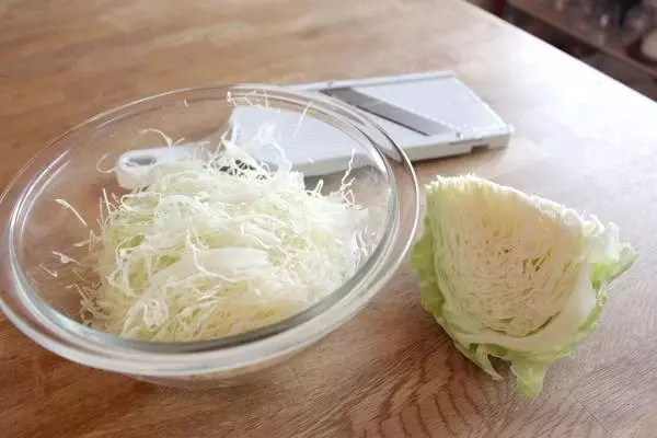 野菜がおいしく&たっぷり摂れる!キャベツ以外でも活躍「包丁職人が作ったスライサー」