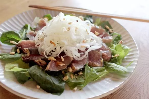 野菜がおいしく&たっぷり摂れる!キャベツ以外でも活躍「包丁職人が作ったスライサー」