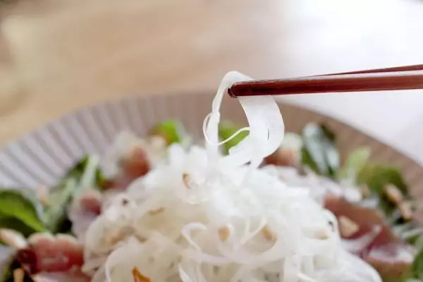 野菜がおいしく&たっぷり摂れる!キャベツ以外でも活躍「包丁職人が作ったスライサー」