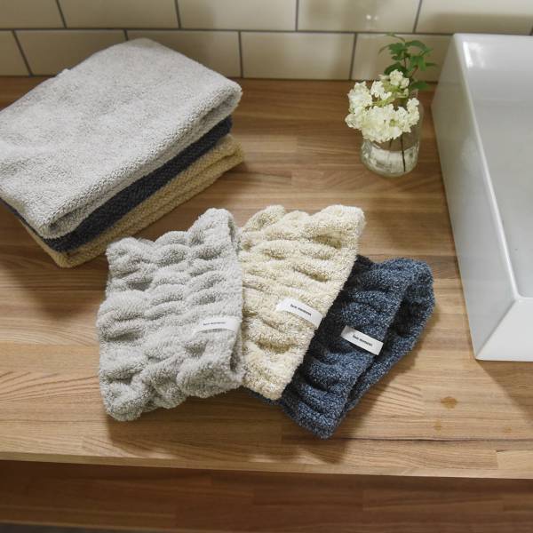 腕まくり名人になれる！水仕事にも洗顔にも「ふんわり感が持続する」タオルシリーズの2アイテムが人気です。[PR]