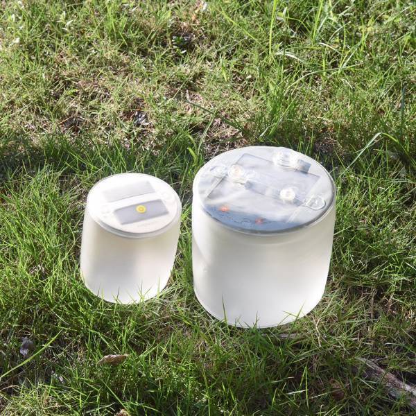 空気でプーーッと膨らませて、バスタブに浮かべてリラックス。ユニークな防水ライト「エムパワード」[PR]