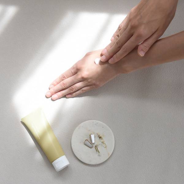 秋の夜長のリラックスタイムに。「キンモクセイ」の香りで手肌と心に潤いを[PR]