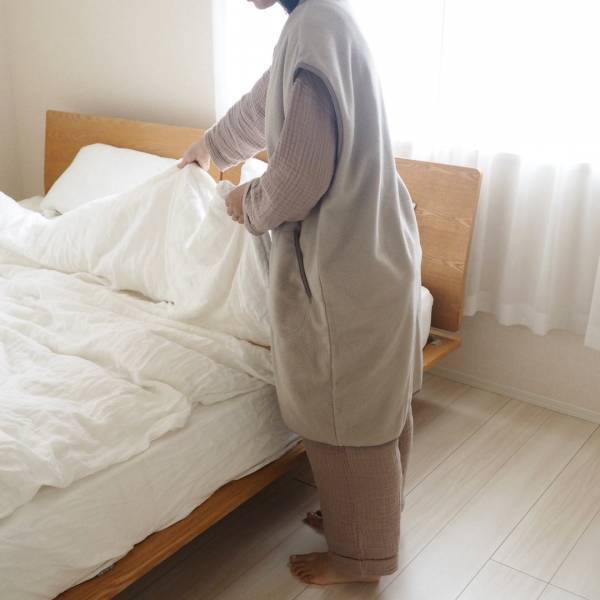 暖かいまま朝までぐっすり。パジャマの上から着てそのまま寝られる、大人の女性のための「ボアスリーパー」[PR]