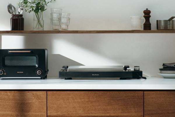 自宅でライブキッチン！　バルミューダの最新家電は、想像を上回る次世代ホットプレート