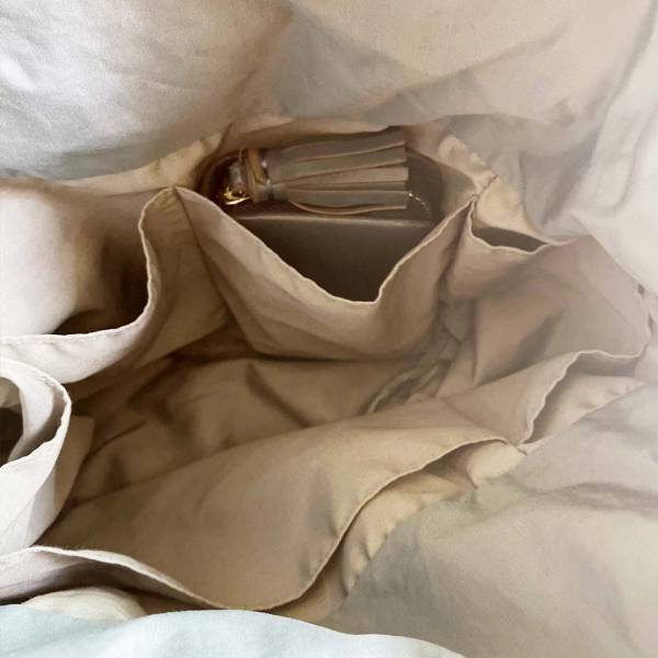 キャッシュレス時代のお財布はコンパクトさで選ぶ！ラムレザーで大人の女性が使いやすい「カードケース」[PR]