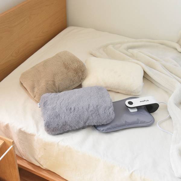 あたたかくて小さくてモフモフ。この物体の正体は？ヒントは、お湯いらず、コードレスで使えます。[PR]