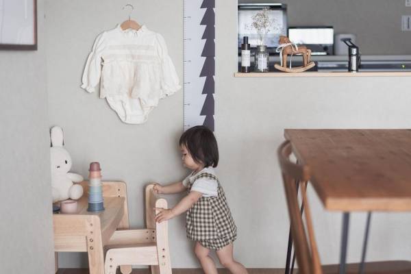 大きくなったね♪成長の記録を家族で楽しむ「身長計タペストリー」インスタグラマーさんのご愛用レポ[PR]