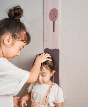 大きくなったね♪成長の記録を家族で楽しむ「身長計タペストリー」インスタグラマーさんのご愛用レポ[PR]