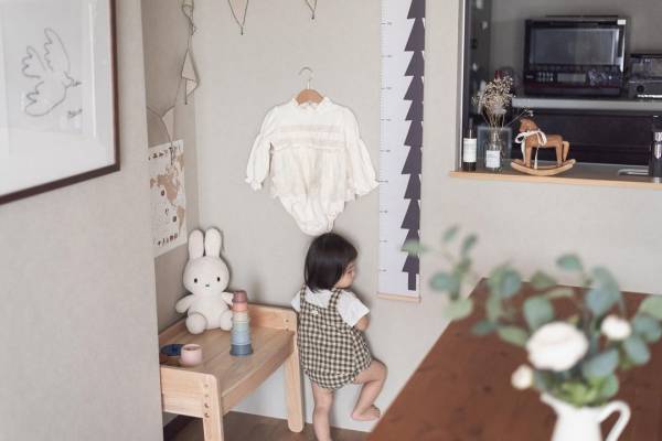 大きくなったね♪成長の記録を家族で楽しむ「身長計タペストリー」インスタグラマーさんのご愛用レポ[PR]